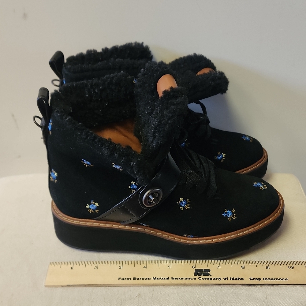 Coach City Hiker Black Floral Embroidered Women's Boots. - Picture 14 of 14
